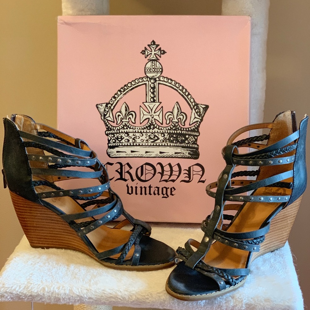 Crown Vintage Wedge Sandals!